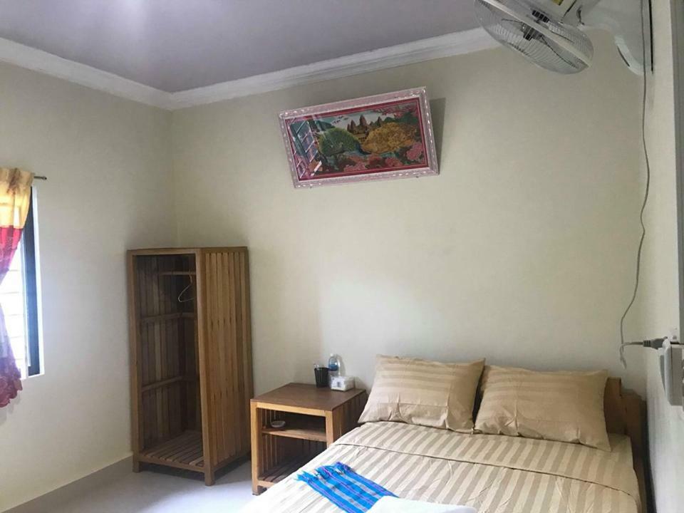 Manel Guesthouse And Restaurant Сен Монуром Екстериор снимка