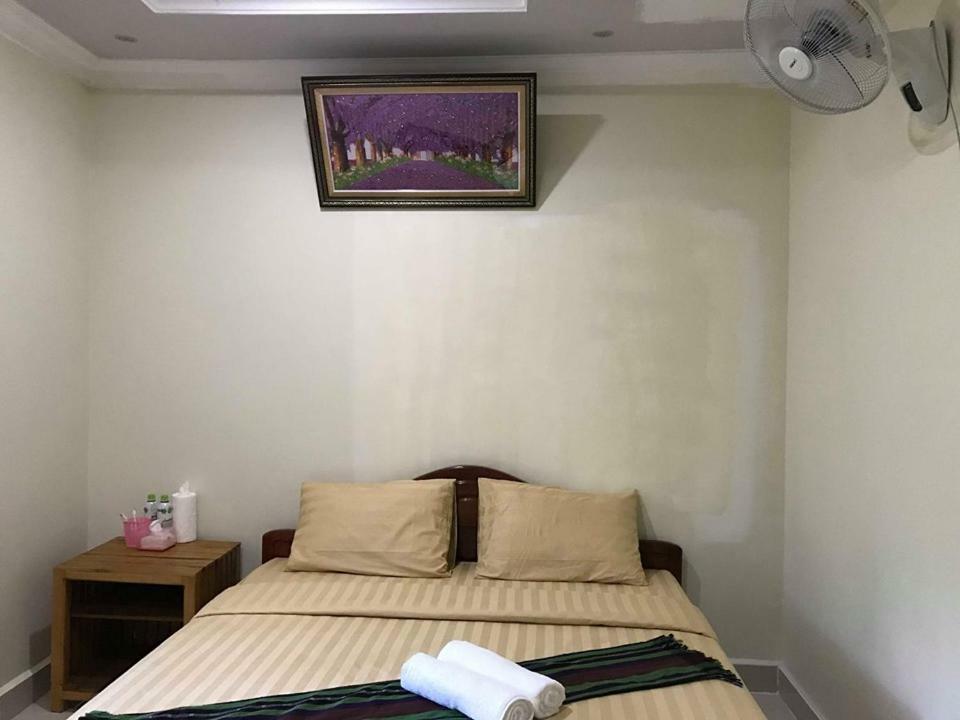 Manel Guesthouse And Restaurant Сен Монуром Екстериор снимка